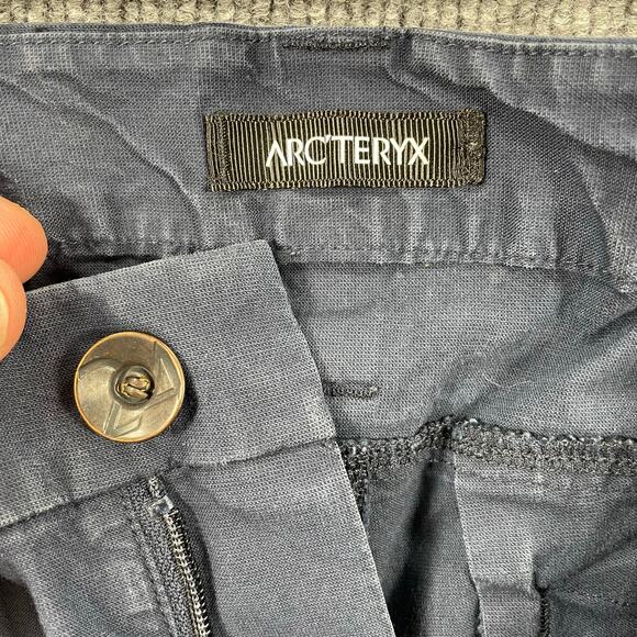 Arc'teryx Atlin Chino Shorts Men's 33 Blue Casual Outdoor Comfortable Weekend - Picture 7 of 12